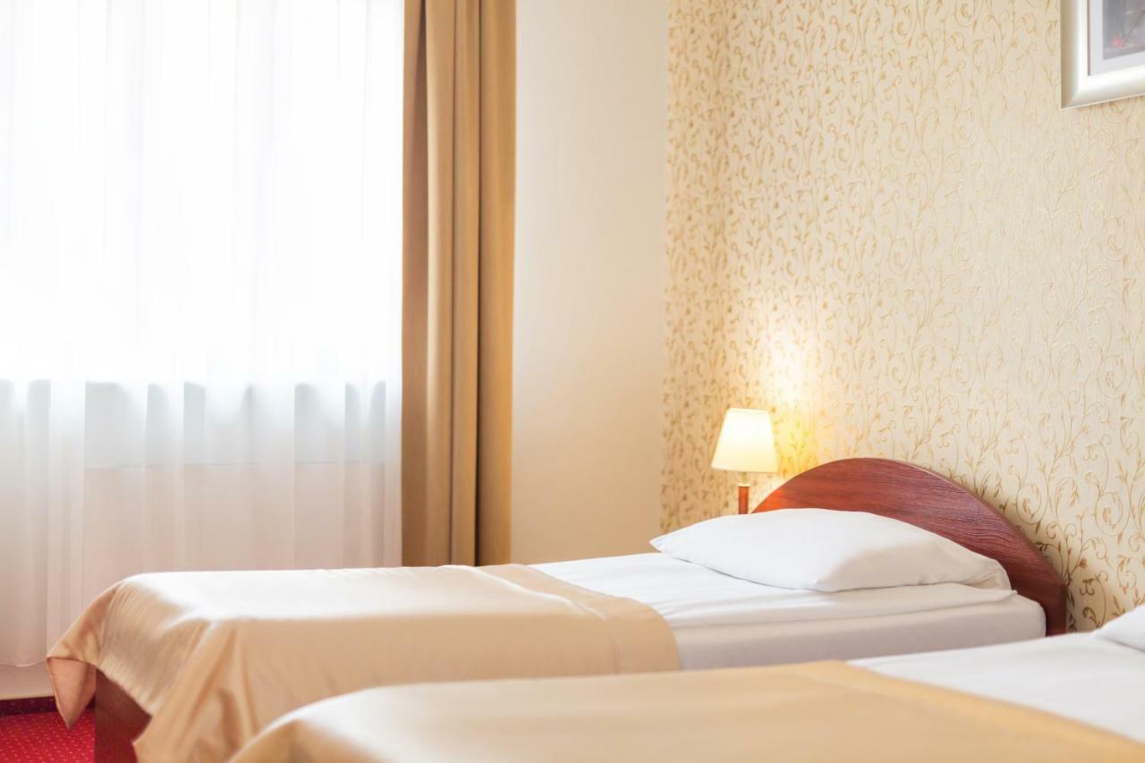 Hotel Arkadia Varşova Dış mekan fotoğraf