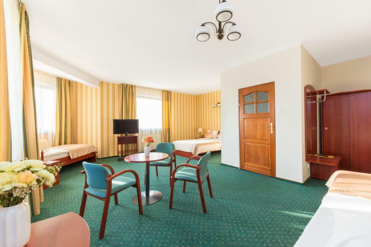 Hotel Arkadia Varşova Dış mekan fotoğraf