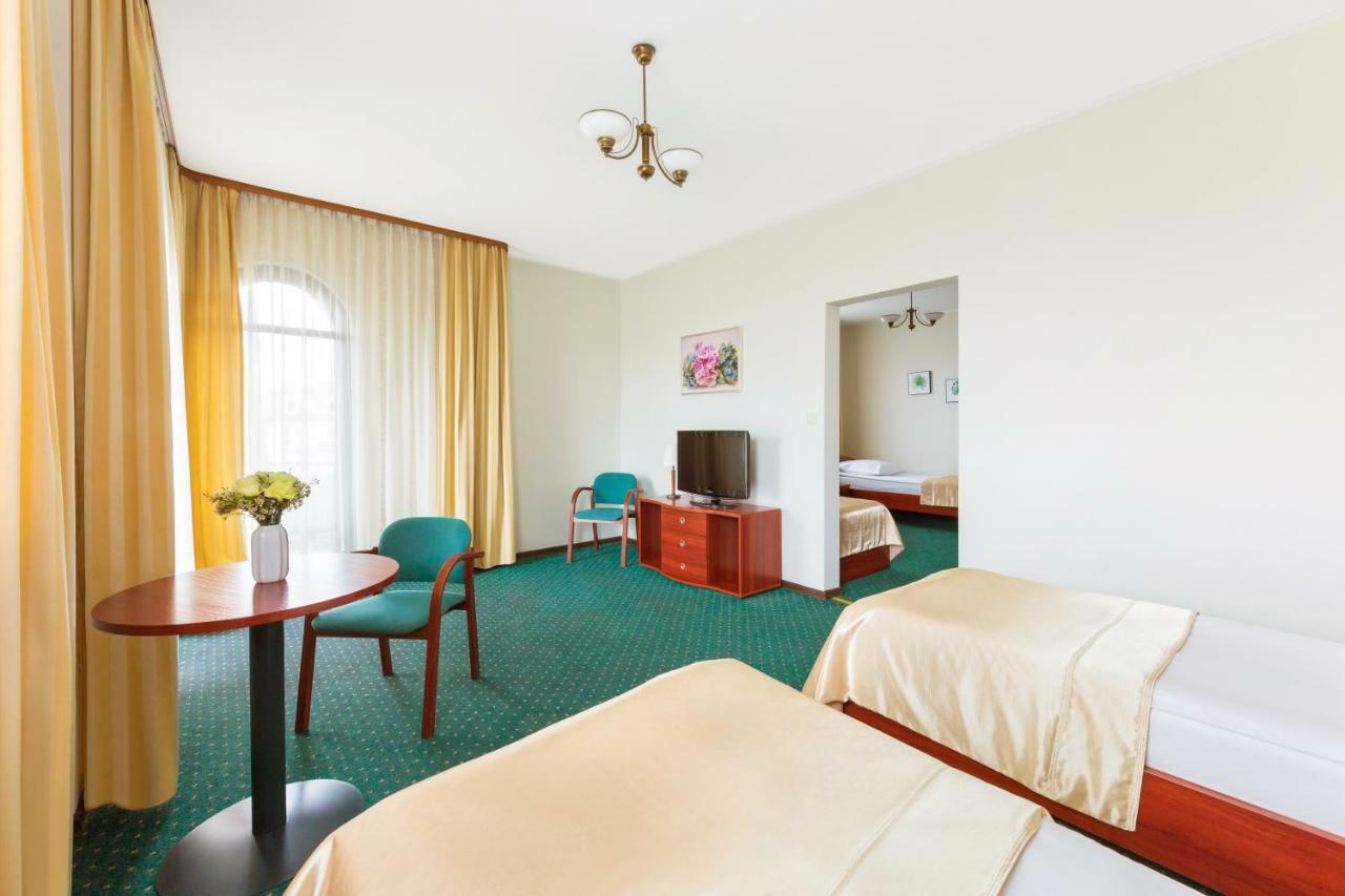 Hotel Arkadia Varşova Dış mekan fotoğraf